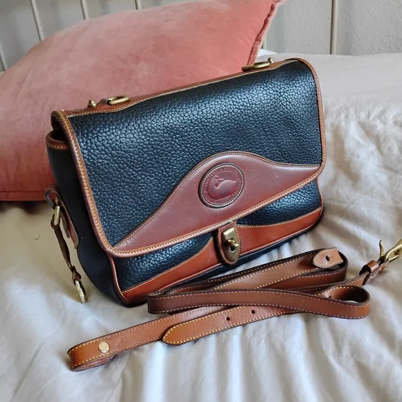 Dooney and Bourke vintage small bookbag - Picture 2 of 5